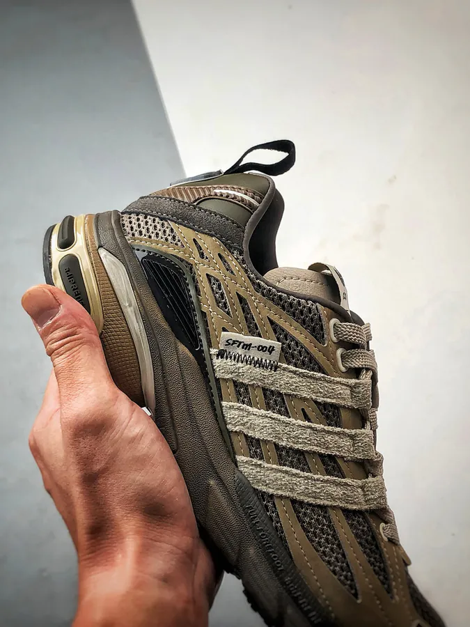 AD Originals Adistar Cushion Brown