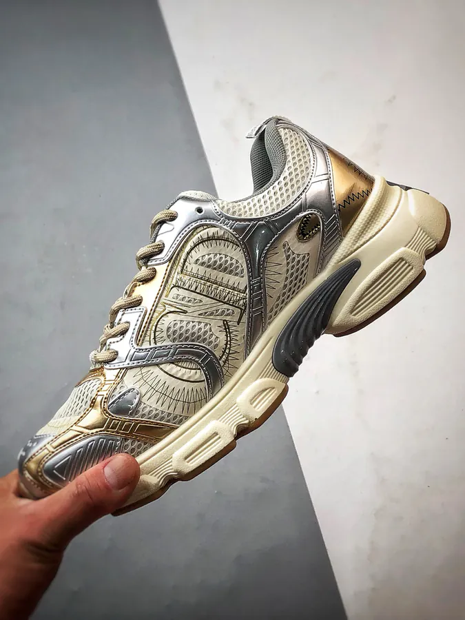 DIO Cono Series Gold Sneaker
