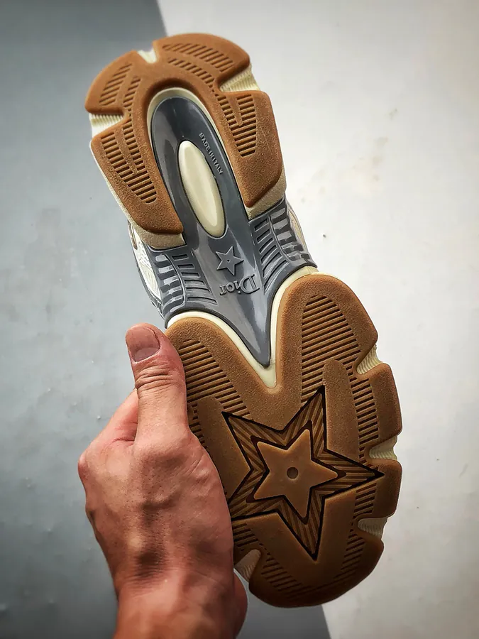 DIO Cono Series Gold Sneaker