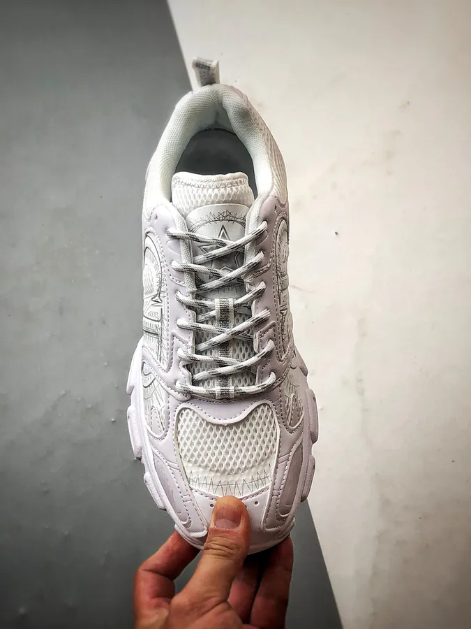 DIO Cono Series White Sneaker