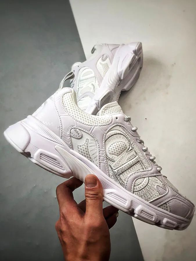 DIO Cono Series White Sneaker
