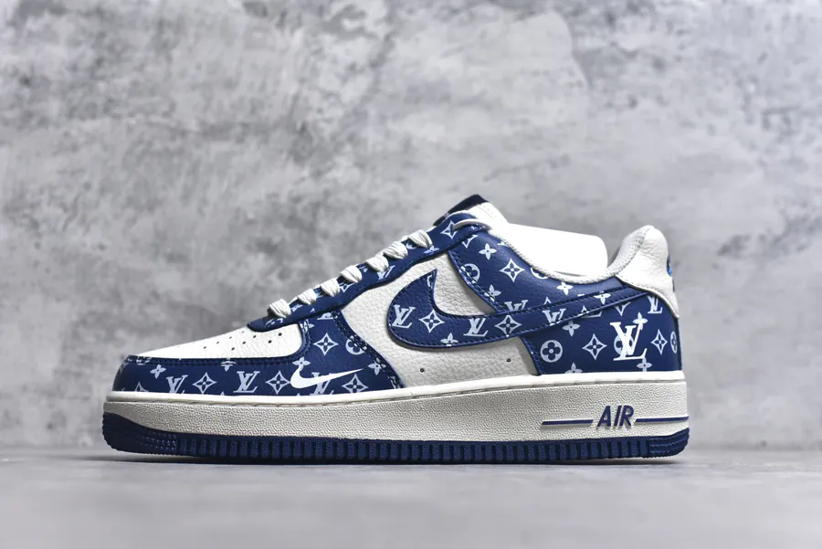 NK Air Force 107 Low Low Top Sneakers