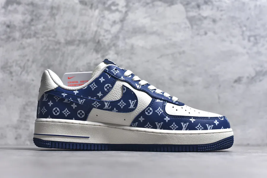 NK Air Force 107 Low Low Top Sneakers