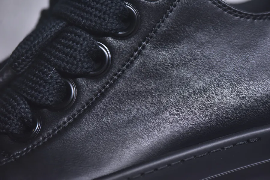 RO Drksh Low Top Leather Sneaker in Black