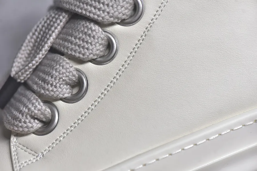 RO Drksh Low Top Leather Sneaker in Beige