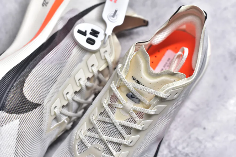 Nike Vaporfly 4 Proto Lightweight Running Shoes with Advanced Technology