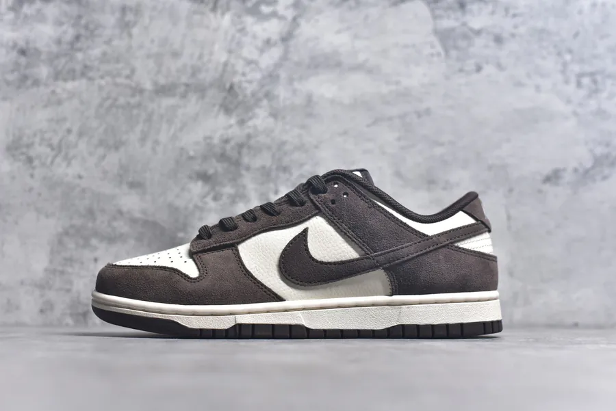 NK Dunk Low in White Brown