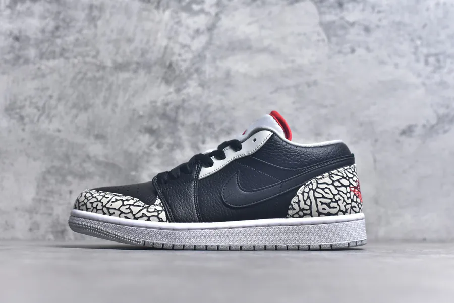 Air Jordan 1 Low in Black Cement