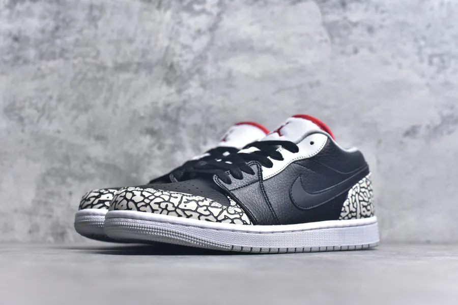Air Jordan 1 Low in Black Cement