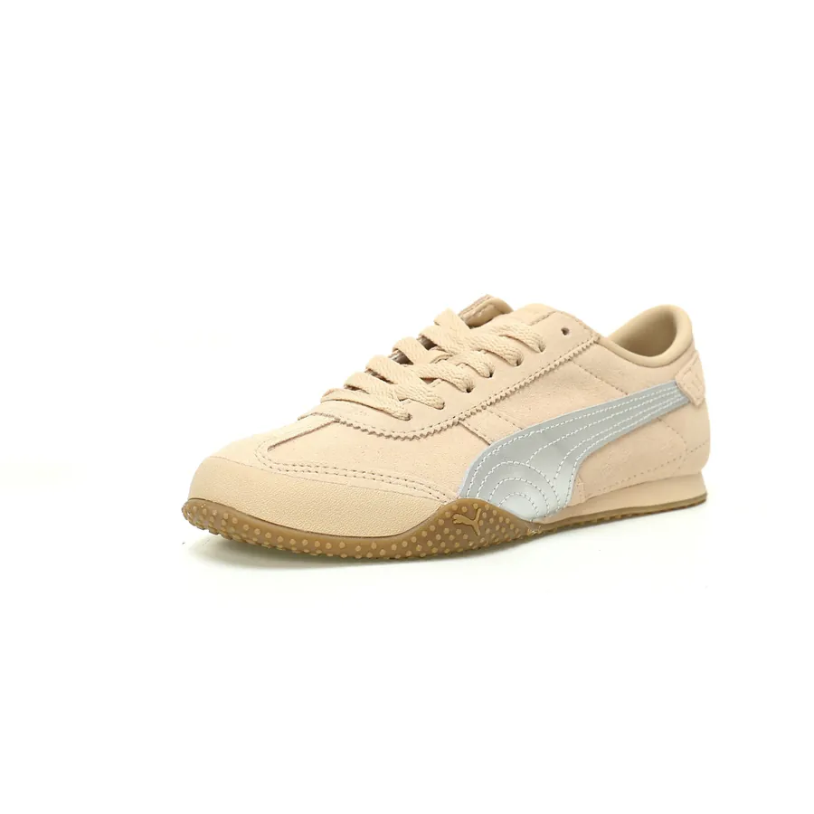 Bella UT Low Retro Style Sneaker with Grained Leather and Soft Foam Comfort