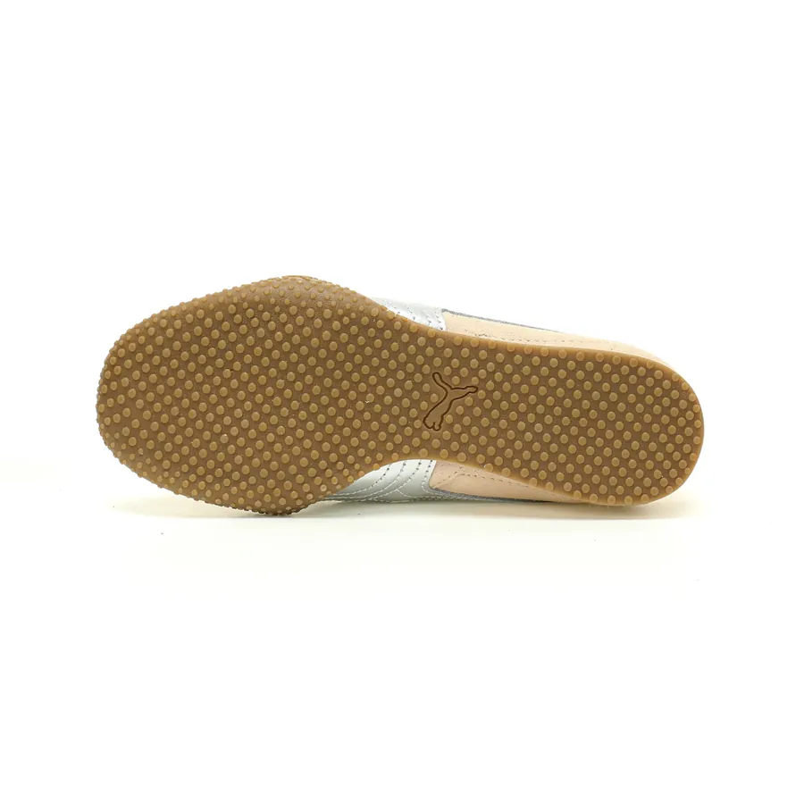 Bella UT Low Retro Style Sneaker with Grained Leather and Soft Foam Comfort