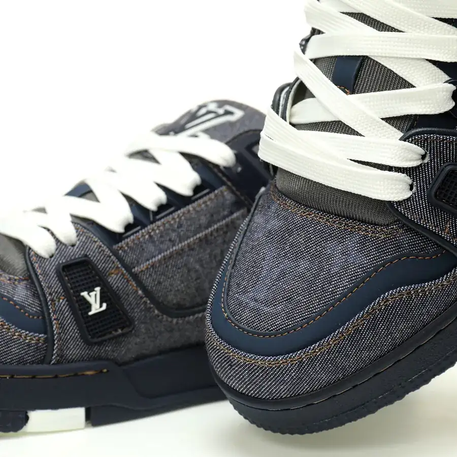 Louis Vuitton Trainer Sneaker Low in Denim Monogram