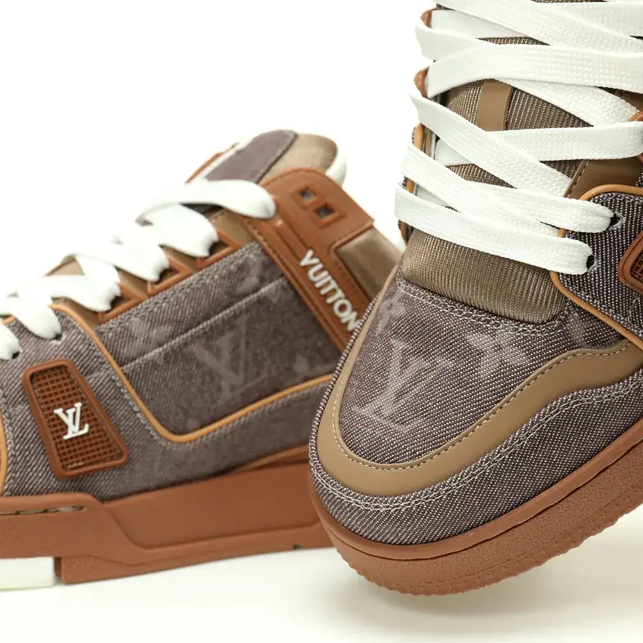 Louis Vuitton Trainer Sneaker Low in Denim Brown