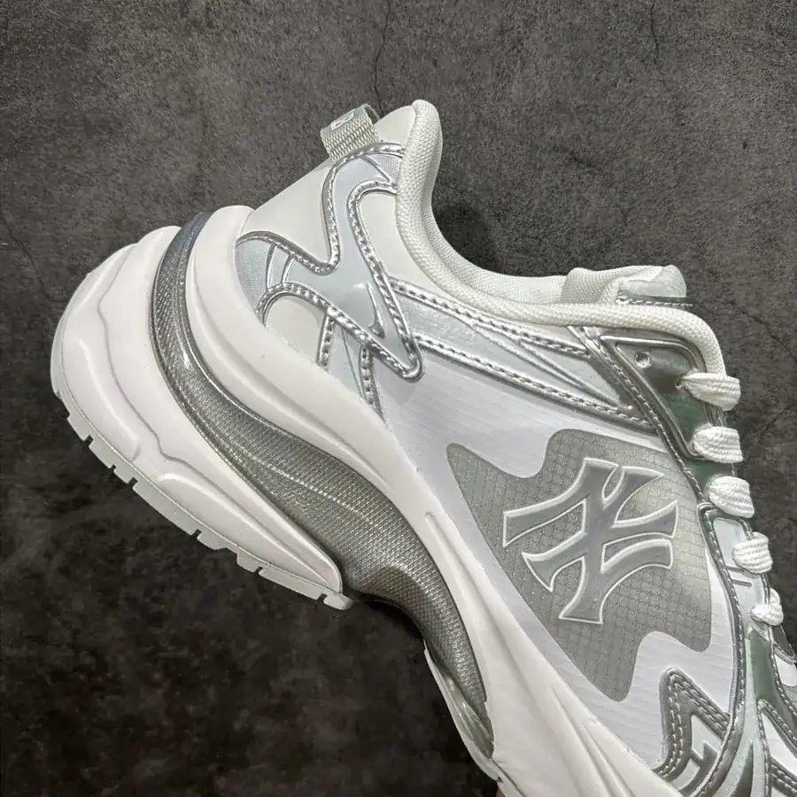 MLB Exclusive Original NY Logo Dad Sneakers