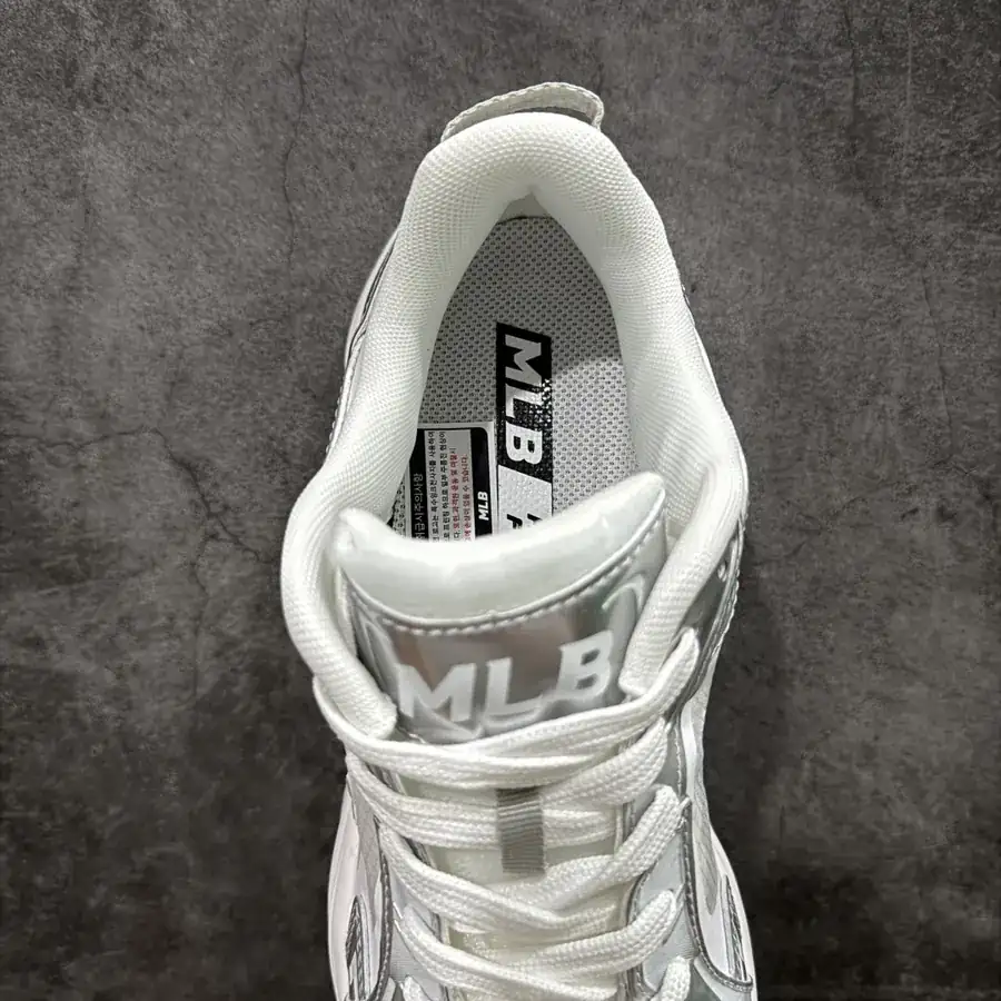 MLB Exclusive Original NY Logo Dad Sneakers