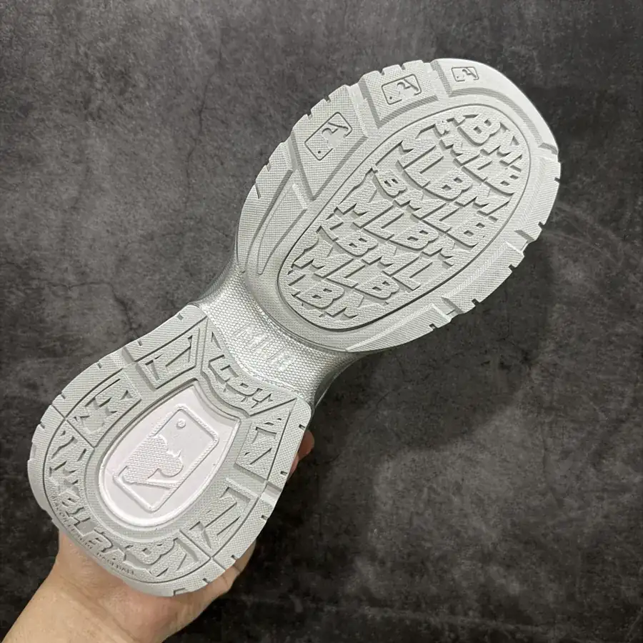 MLB Exclusive Original NY Logo Dad Sneakers