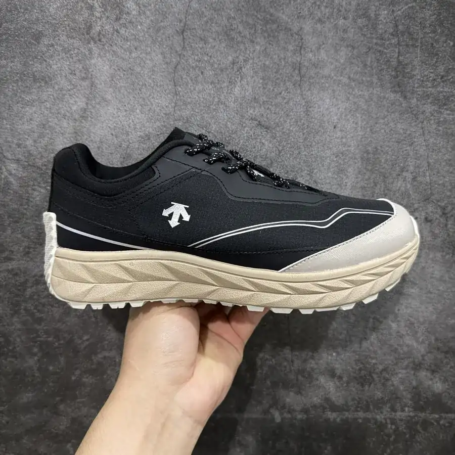 DESCENTE Comfort Soft Sliding耐磨 Low Top Lifestyle Sneakers