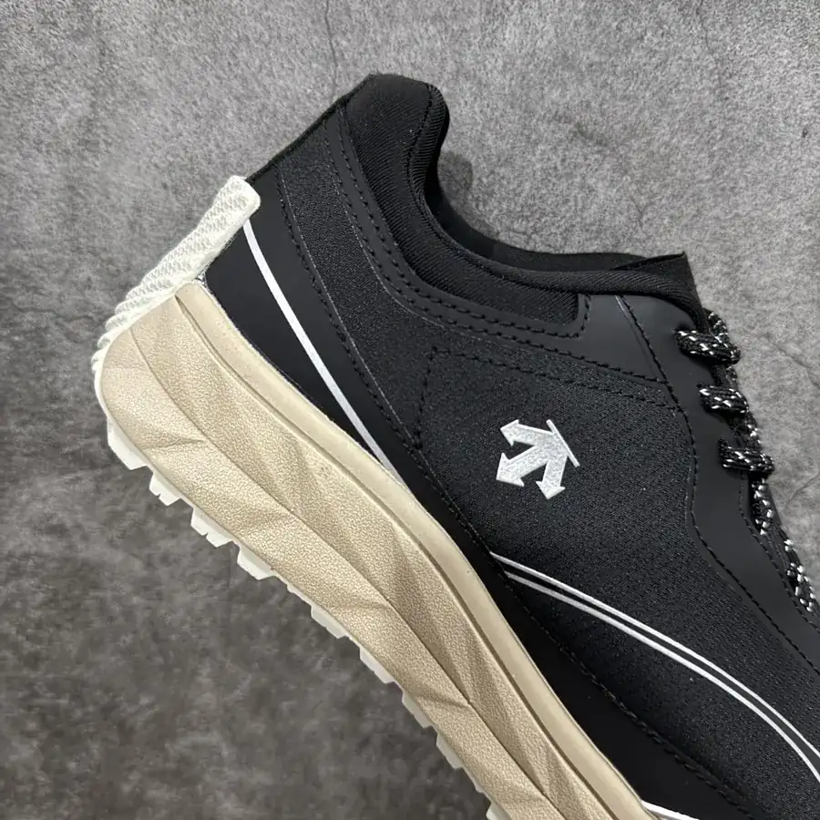 DESCENTE Comfort Soft Sliding耐磨 Low Top Lifestyle Sneakers