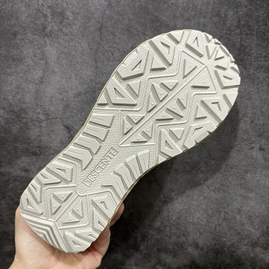 DESCENTE Comfort Soft Sliding耐磨 Low Top Lifestyle Sneakers