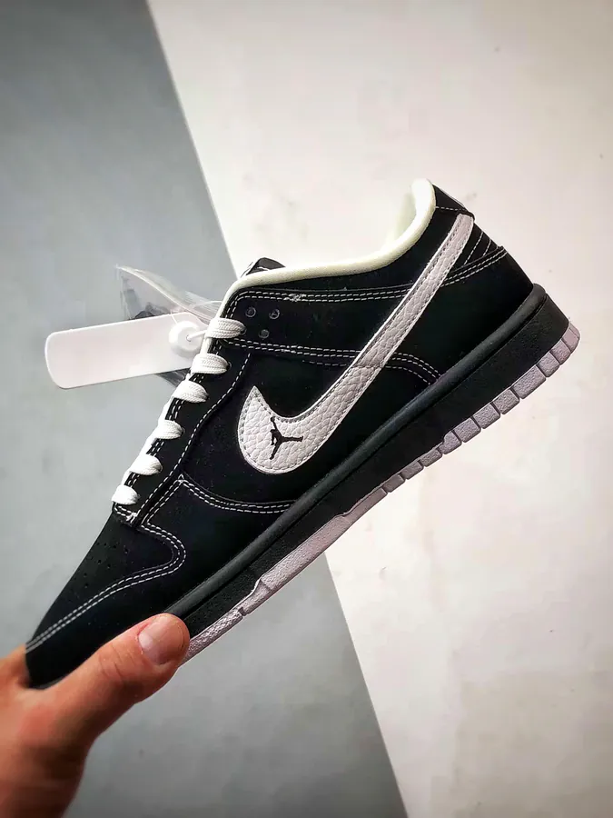 NK Dunk Low Retro DIY High End Custom