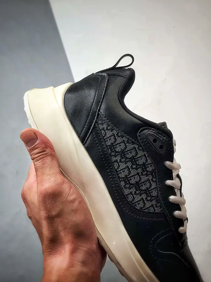 Dior B25 Oblique Runner Low Sneaker Black