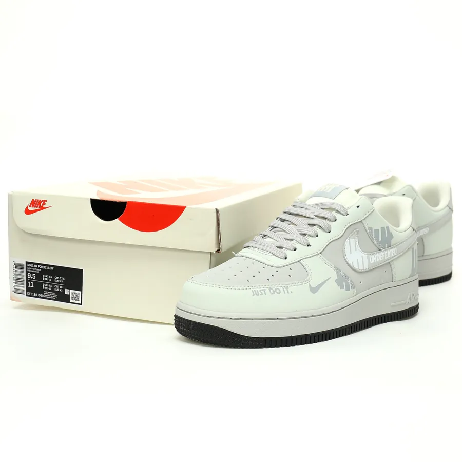 UNDEFEATED x Nike Air Force 1'07 Low Classic Low Sneaker