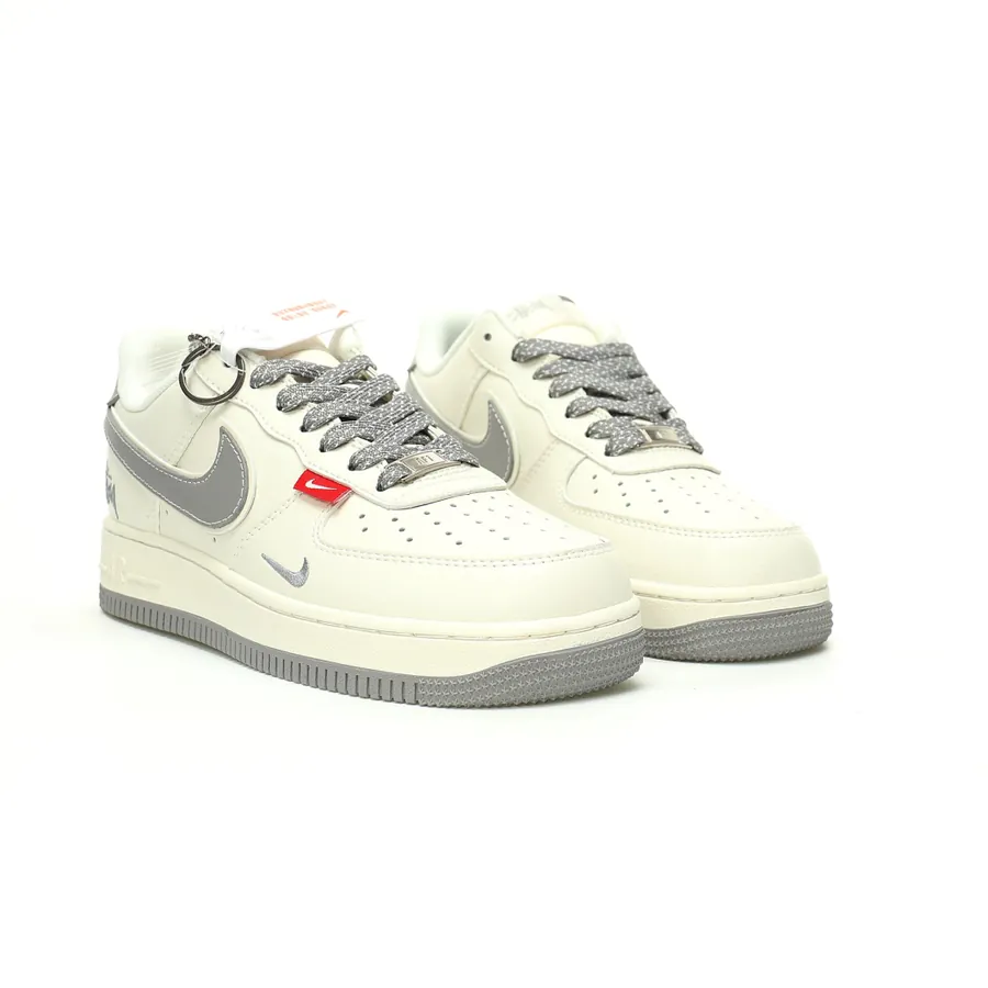 X Air Force 1'07 Low Classic Low Top Casual Sneaker