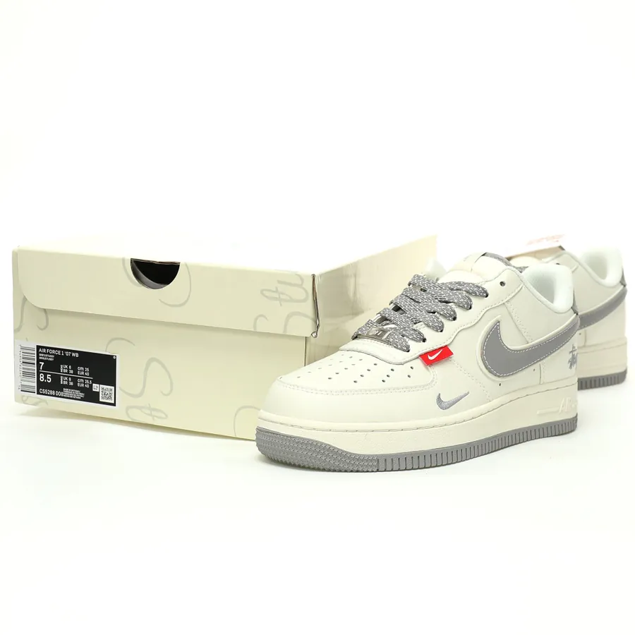 X Air Force 1'07 Low Classic Low Top Casual Sneaker