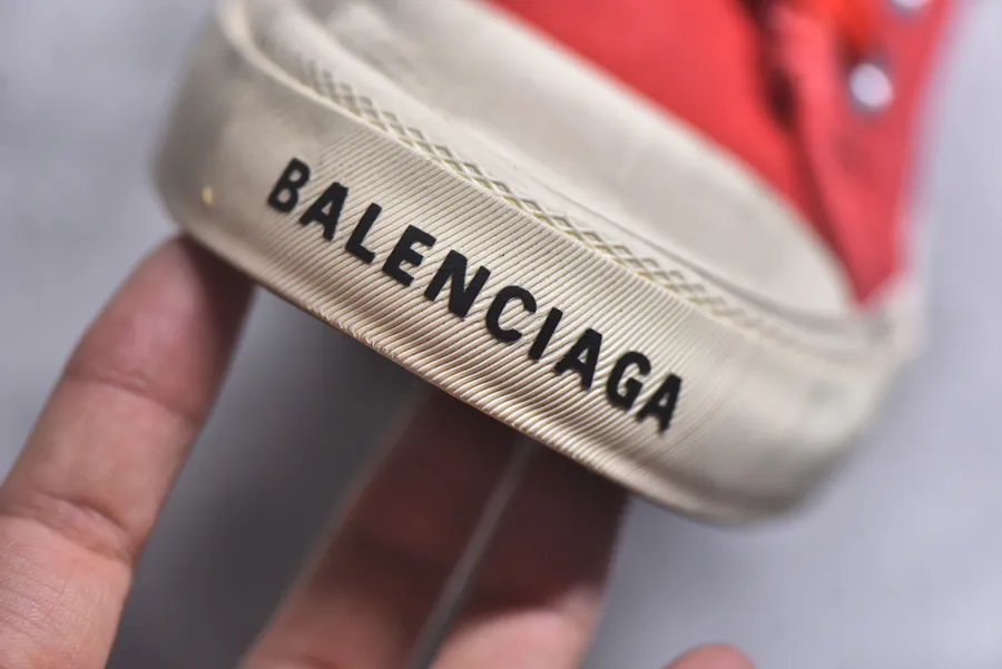 BALENCIAGA Paris Worn Effect Sneaker