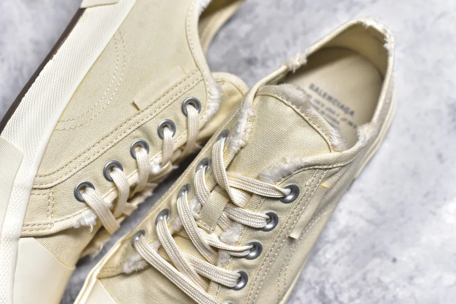 BALENCIAGA Exclusive Original Canvas Low Top Sneaker