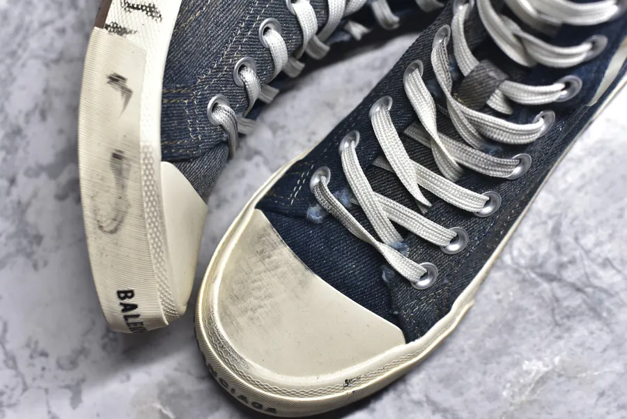 BALENCIAGA Exclusive Original Low Top Canvas Sneakers with Brand Logo