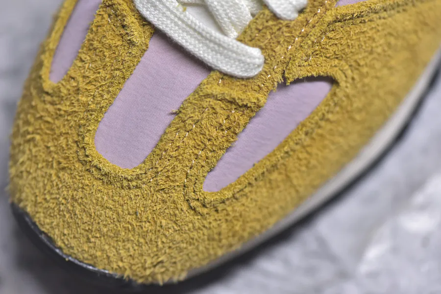 New Balance 471 Vintage Style Low Top Sneaker