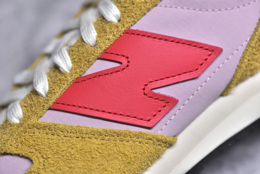 New Balance 471 Vintage Style Low Top Sneaker