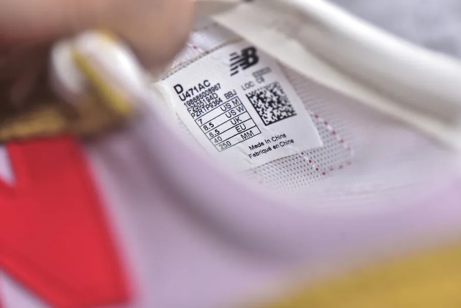New Balance 471 Vintage Style Low Top Sneaker