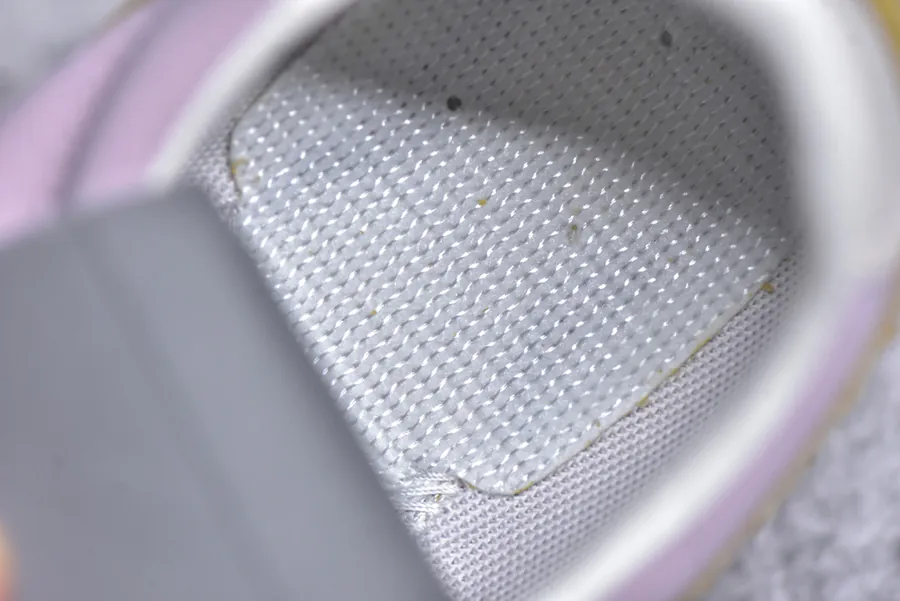 New Balance 471 Vintage Style Low Top Sneaker