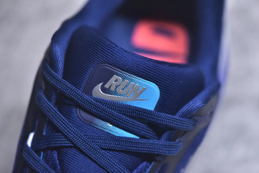 NK Air Zoom Vomero 18 Running Shoes