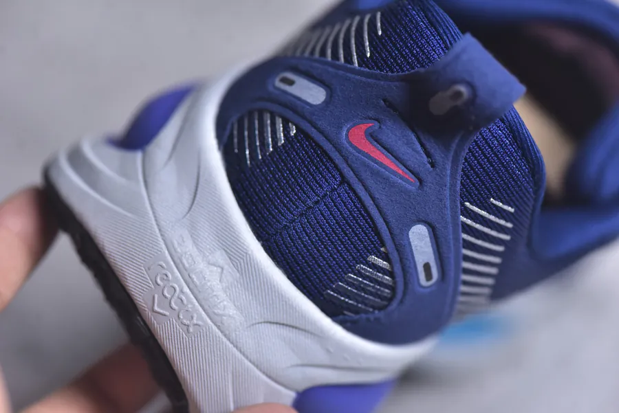 NK Air Zoom Vomero 18 Running Shoes