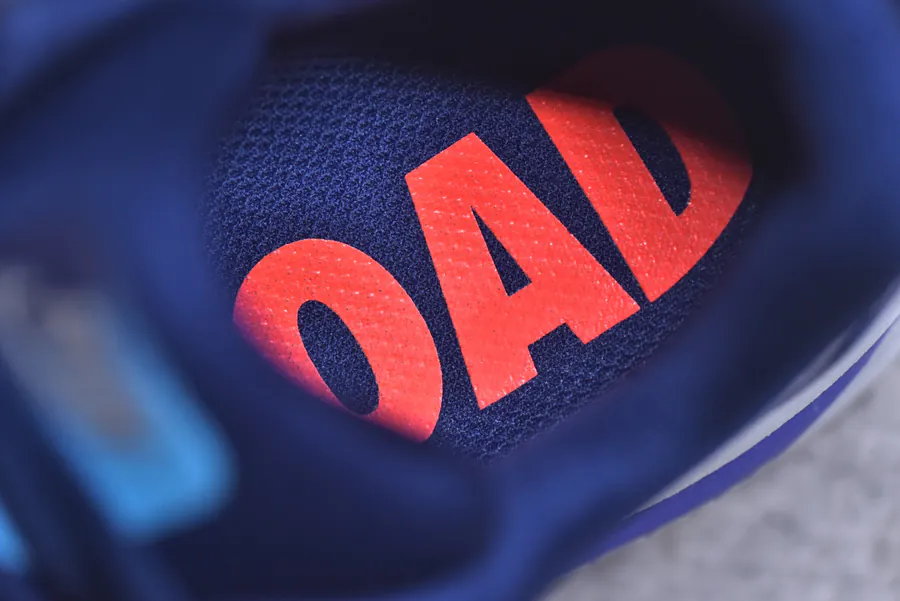 NK Air Zoom Vomero 18 Running Shoes