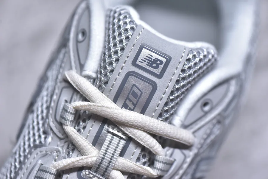 New Balance 740 Series Vintage Sneakers