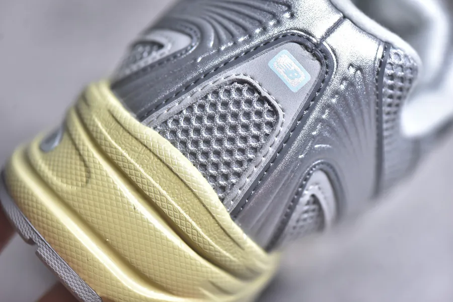 New Balance 740 Series Vintage Sneakers
