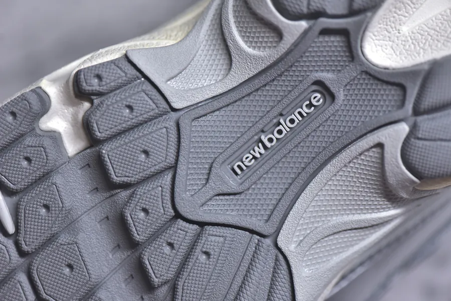 New Balance 740 Series Vintage Sneakers
