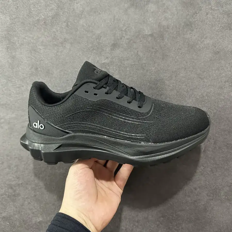 Alo Yoga Alo Runner Low Top Running Shoes