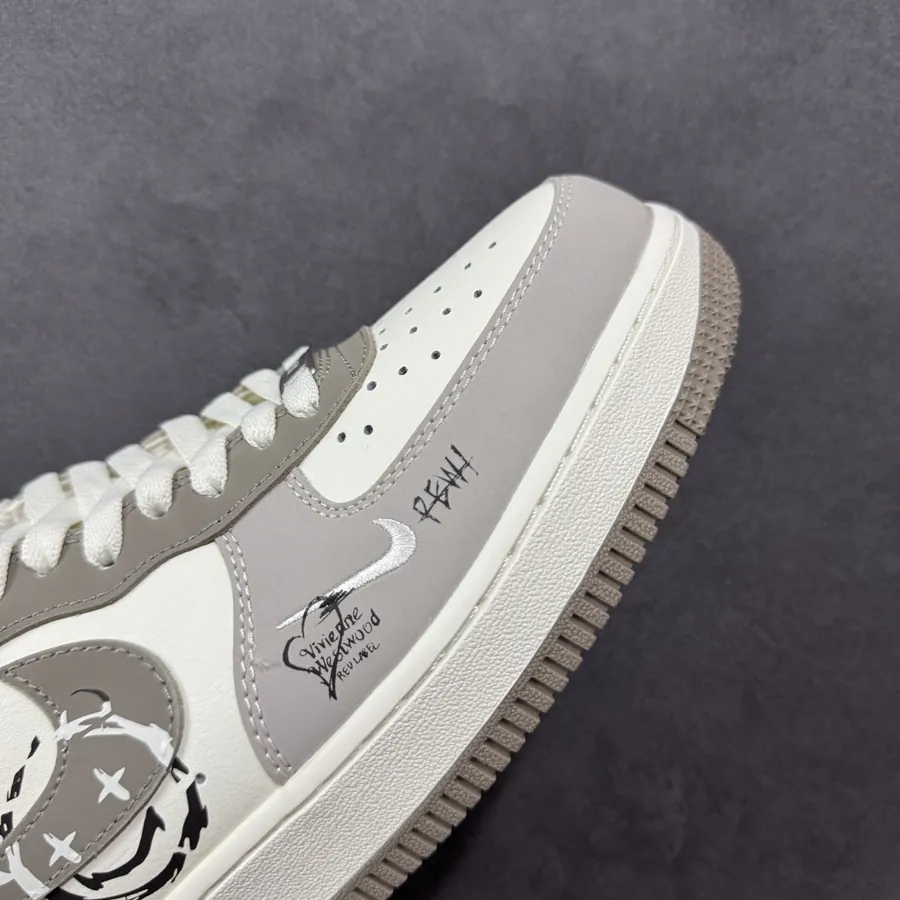 Nike Air Force 1 Smiling Bear Custom Low Top Sneakers
