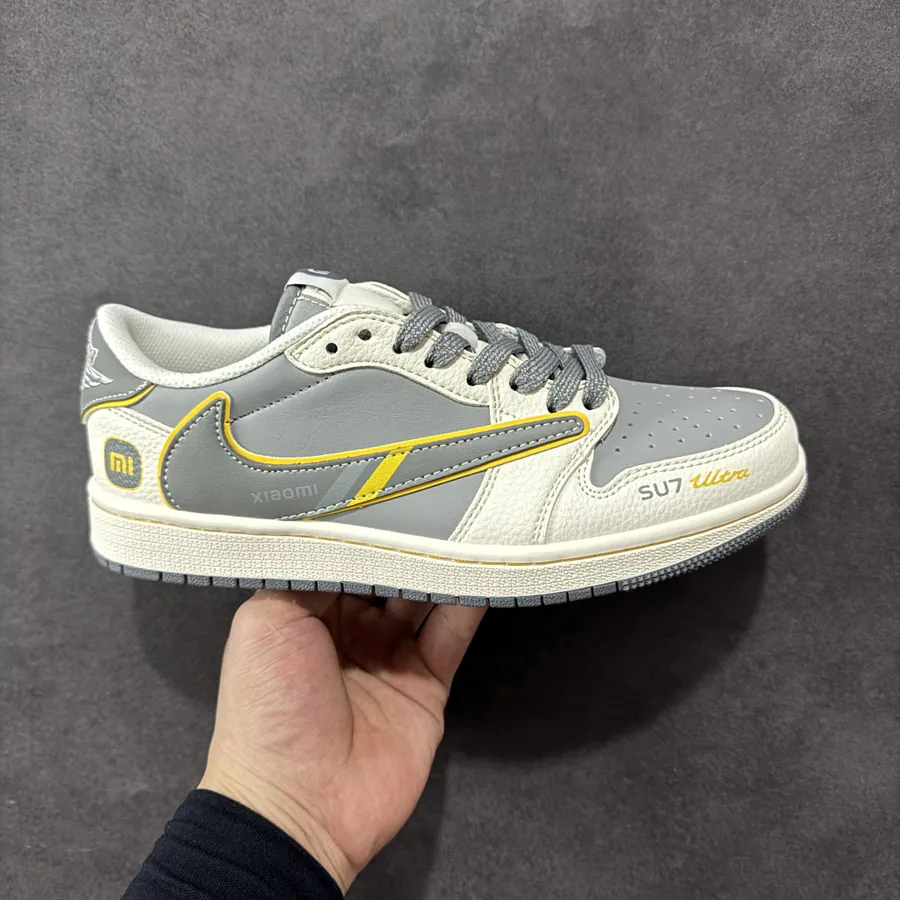 Travis Scott x Fragment Design x Jordan 1 Low OG SP 'Coral Gray'
