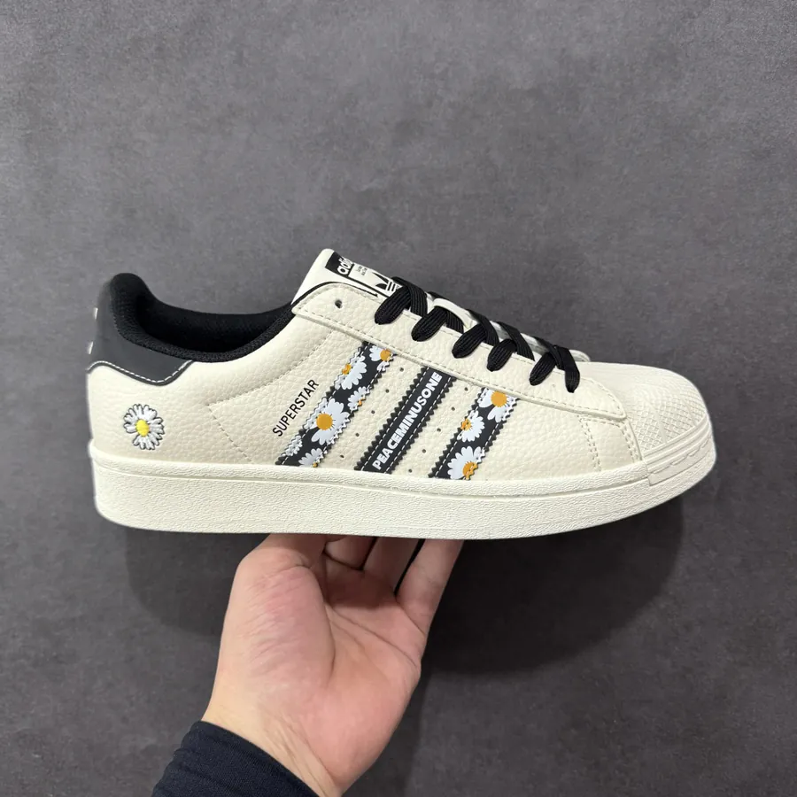 AD Originals Superstar x Daisy Premium Leather Sneaker