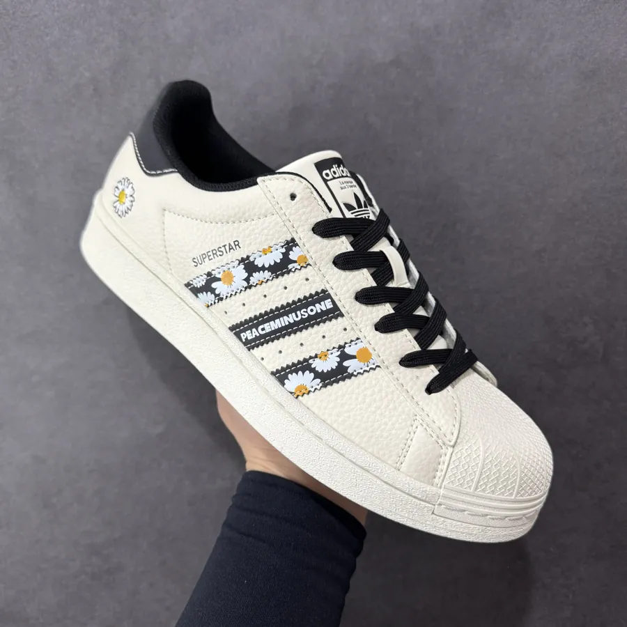 AD Originals Superstar x Daisy Premium Leather Sneaker