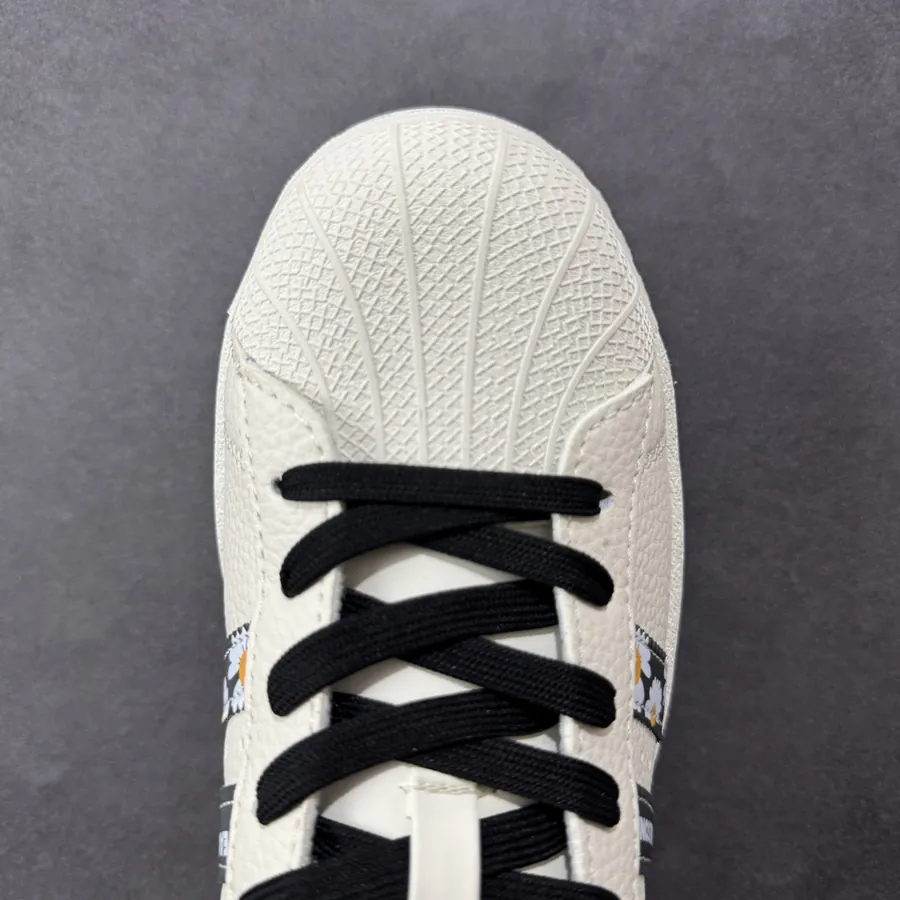 AD Originals Superstar x Daisy Premium Leather Sneaker