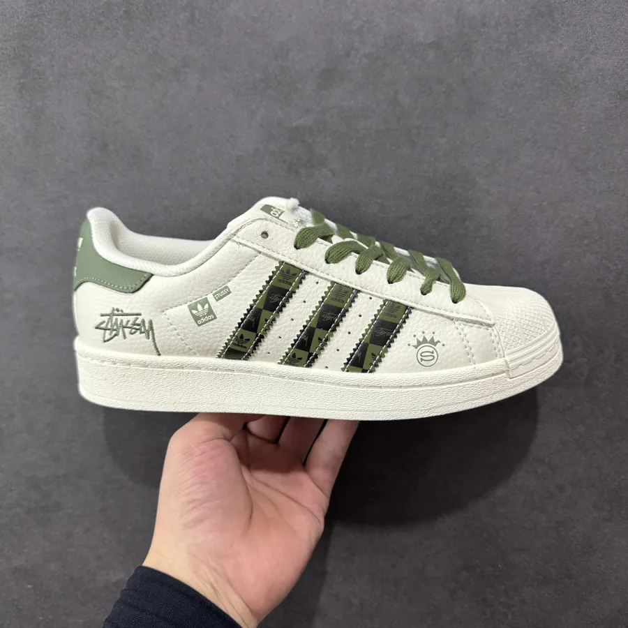 Ad Originals Superstar Classic Retro Shell Toe Sneaker