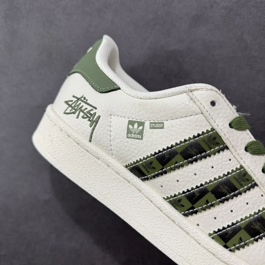 Ad Originals Superstar Classic Retro Shell Toe Sneaker