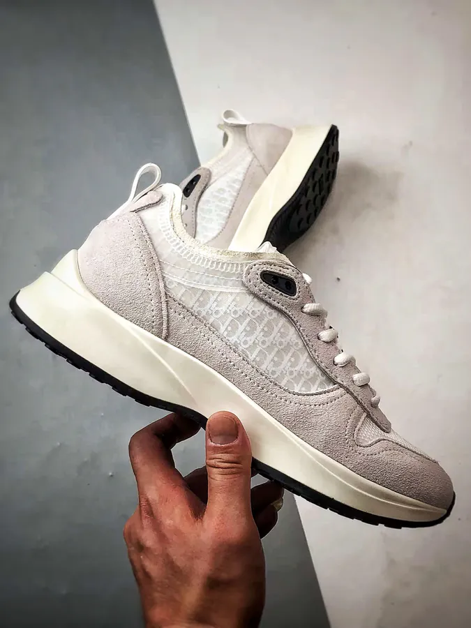 Dior B25 Oblique Runner Sneaker in Ivory